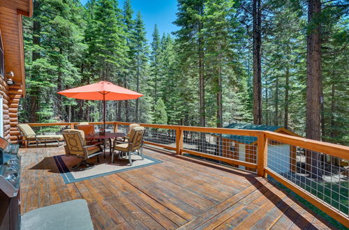 Photo 27 - Lake Almanor Cabin w/ Deck & Beach Access