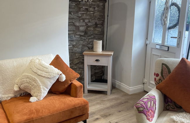 Charming 1-bed Cottage in Brynmenyn - Foto 8