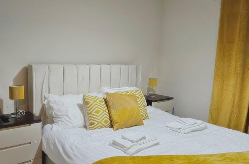 Photo 5 - Remarkable 2-bed Apartment in Manchester