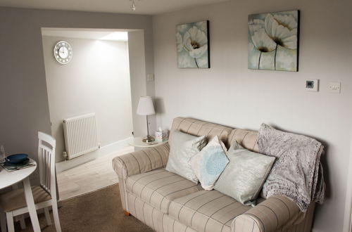 Photo 4 - Perrys Impeccable 1-bed Apartment in Poole