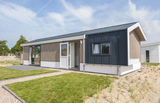 Modern Chalet at 4.5 km. From Rockanje - Photo 1