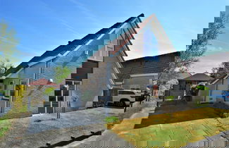 Foto 1 - Lively Bungalow on the Water