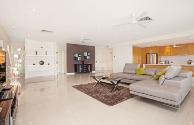 Zenlux 4BR Waterfront Penthouse Pad 270 Panoroma - Foto 1