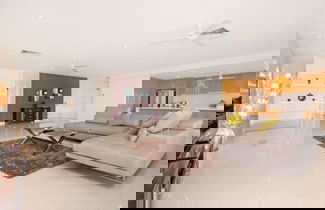 Foto 1 - Zenlux 4BR Waterfront Penthouse Pad 270 Panoroma