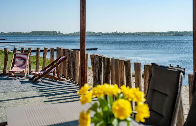 Exclusive Apartment on the Ground Floor Directly Located on the Water - Foto 58