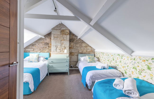 Village House - North East Escapes - Photo 4