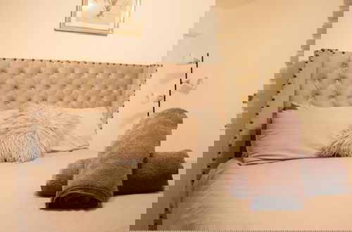 Foto 1 - Spacious 2 Bedroom in Woolwich, 15 Minutes to 02