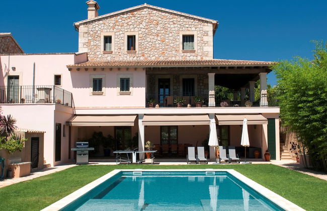 Luxurious 6-bedroom Villa Just 10 Minutes From the Beach - Foto 22