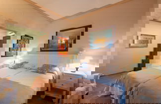 Photo 3 - Luxurious 6-bedroom Villa Just 10 Minutes From the Beach