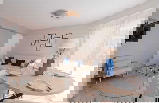 Foto 1 - Luxurious Apartment With Parking Place Morny