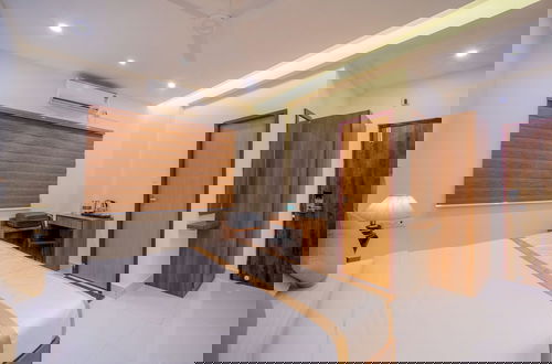 Foto 3 - Mcity Elite Suites