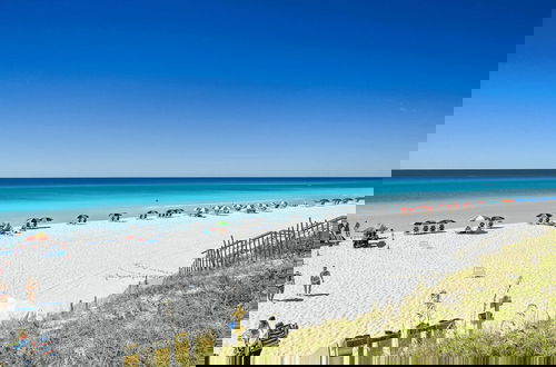 Photo 33 - Emerald Paradise 2 Blocks to Beach Rooftop Patio + Pool Access Sleeps 10