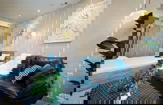 Photo 2 - Soho View Residence Luxury Apartment