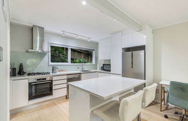 Apartment in Auckland - Photo 3