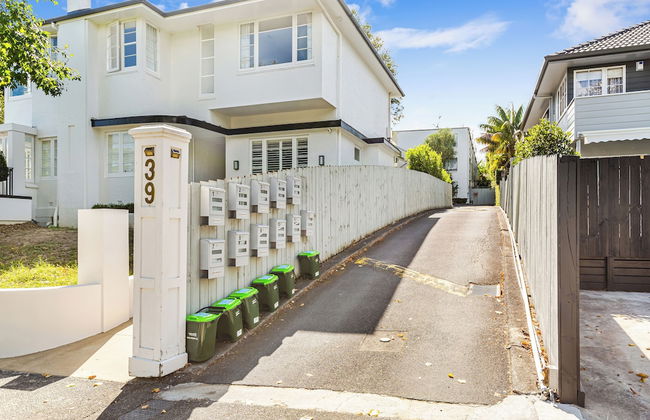 Apartment in Auckland - Photo 14