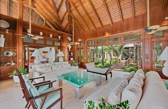 Magnificent Eight Bedroom Holiday Home - Foto 15
