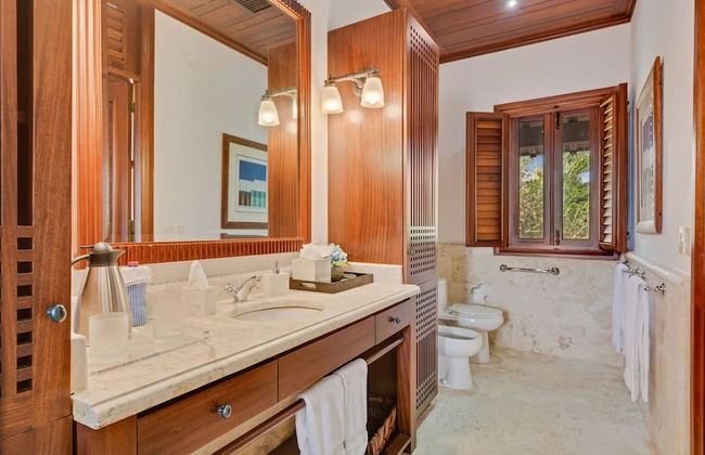 Magnificent Eight Bedroom Holiday Home - Foto 24