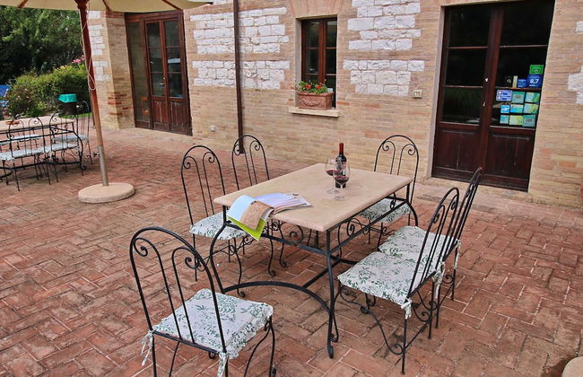 Cottage in Urbania With Pool & Terrace - Foto 28