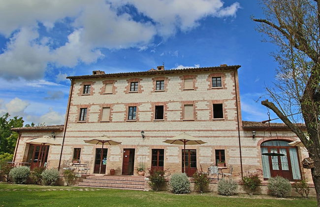 Cottage in Urbania With Pool & Terrace - Foto 34