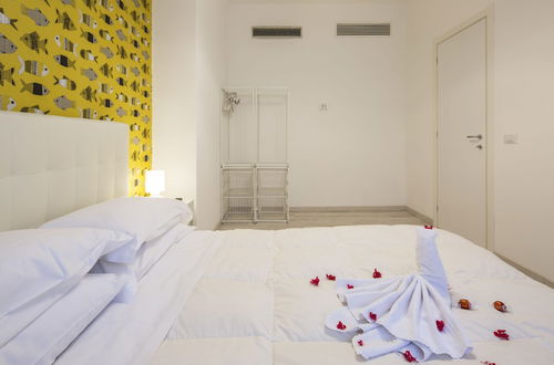 Photo 12 - Flower Suites Sorrento