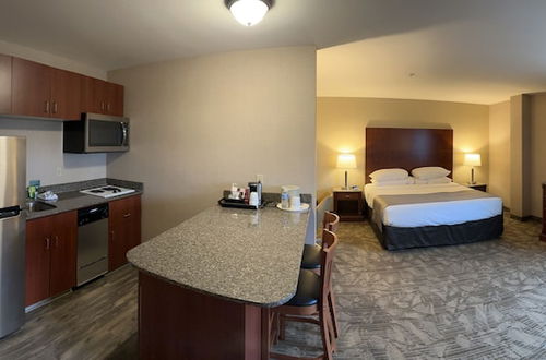 Photo 5 - Medallion Inn & Suites