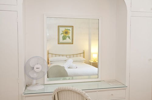 Photo 5 - A Place Like Home - Two Bedroom Apartment in Knightsbridge