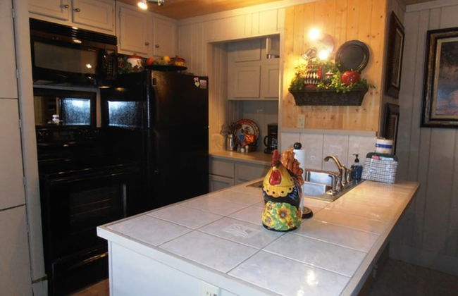 Redwood Commons - Photo 16