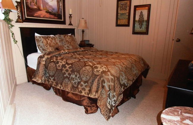 Redwood Commons - Photo 2