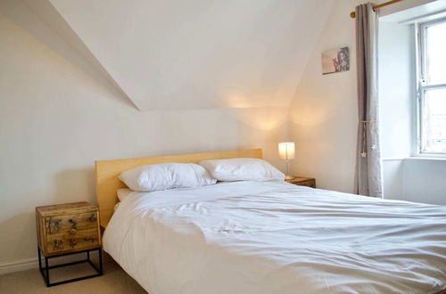 Photo 8 - Modern and Charming 2 Bedroom Old Town Apartment