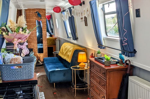 Photo 21 - Narrowboat With Hot Tub, Spa, Cruising And More