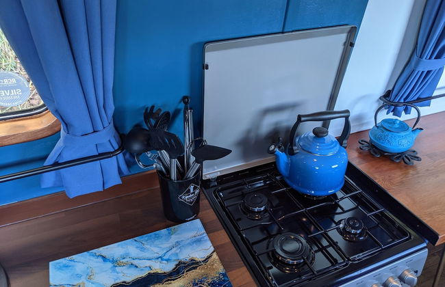 Narrowboat With Hot Tub, Spa, Cruising And More - Foto 6
