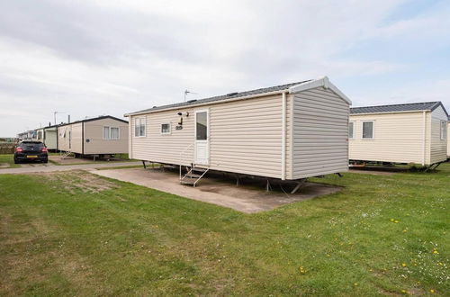 Photo 19 - Lovely 2-bed Static Caravan in Rhyl