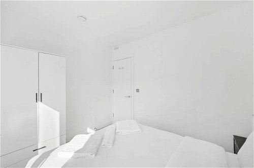 Photo 3 - Gorgeous 3 Bedroom Duplex Apartment in West London