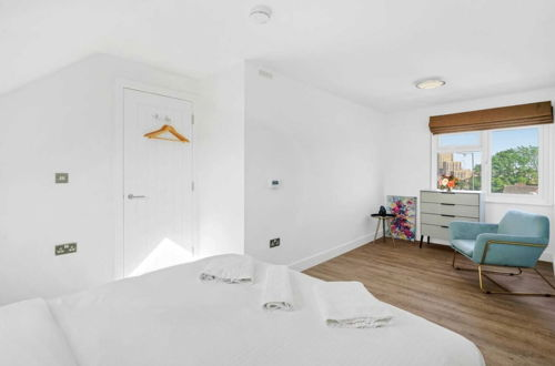 Foto 6 - Gorgeous 3 Bedroom Duplex Apartment in West London