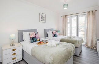 Photo 2 - 2br-sleeps4-parking-eastlondon