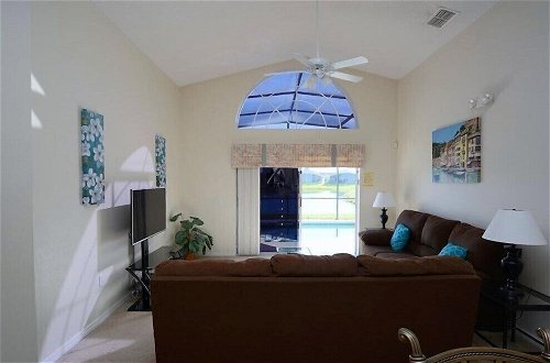 Photo 12 - 3 Bedroom Orlando Vacation Pool Home With Water View, Hot Tub, Games Room Near Disney