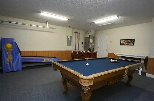 Photo 18 - 3 Bedroom Orlando Vacation Pool Home With Water View, Hot Tub, Games Room Near Disney