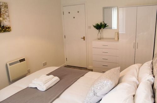 Photo 6 - Dockside Liverpool Luxury Apartment