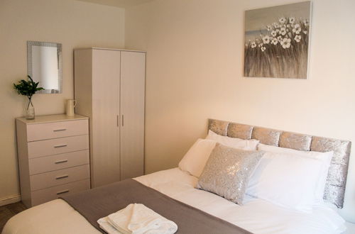 Photo 8 - Dockside Liverpool Luxury Apartment