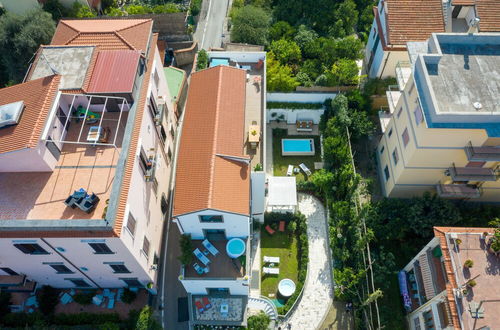 Photo 38 - Luxury Apartment with Garden and Pool