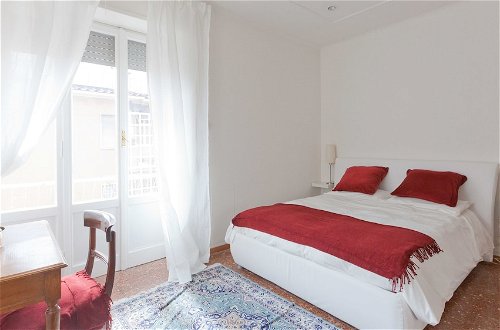 Foto 5 - Rental In Rome Pateras Balcony Apartment