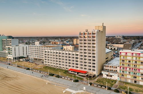 Foto 41 - Ocean Sands Resort, Oceanfront, Virginia Beach by Vacatia