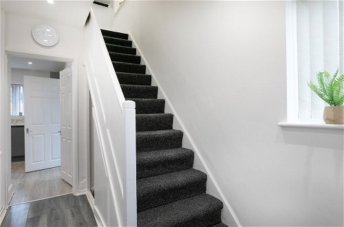 Photo 3 - Nottingham Top Serviced Home