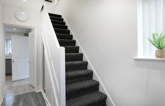 Photo 3 - Nottingham Top Serviced Home