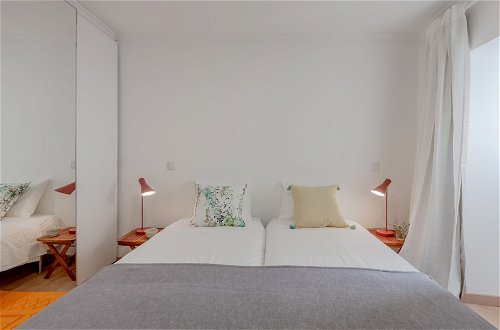 Photo 5 - Bright & Spacious W/ Orange Tree Patio Apartment by TimeCooler