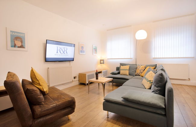 Rest & Recharge Regents CT 3bed Sleeps 7 - Foto 1