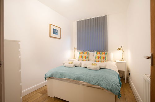 Photo 4 - Rest & Recharge Regents CT 3bed Sleeps 7