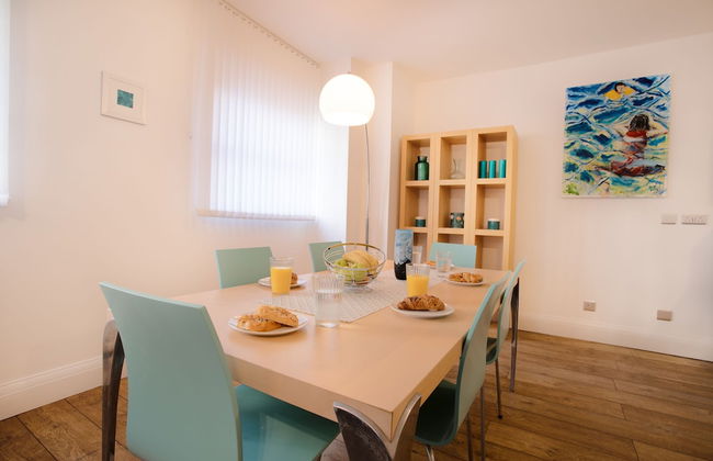 Rest & Recharge Regents CT 3bed Sleeps 7 - Foto 7