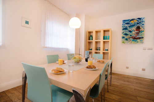 Photo 7 - Rest & Recharge Regents CT 3bed Sleeps 7