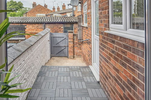 Photo 17 - Modern 3-bed House on Tarporley High Street